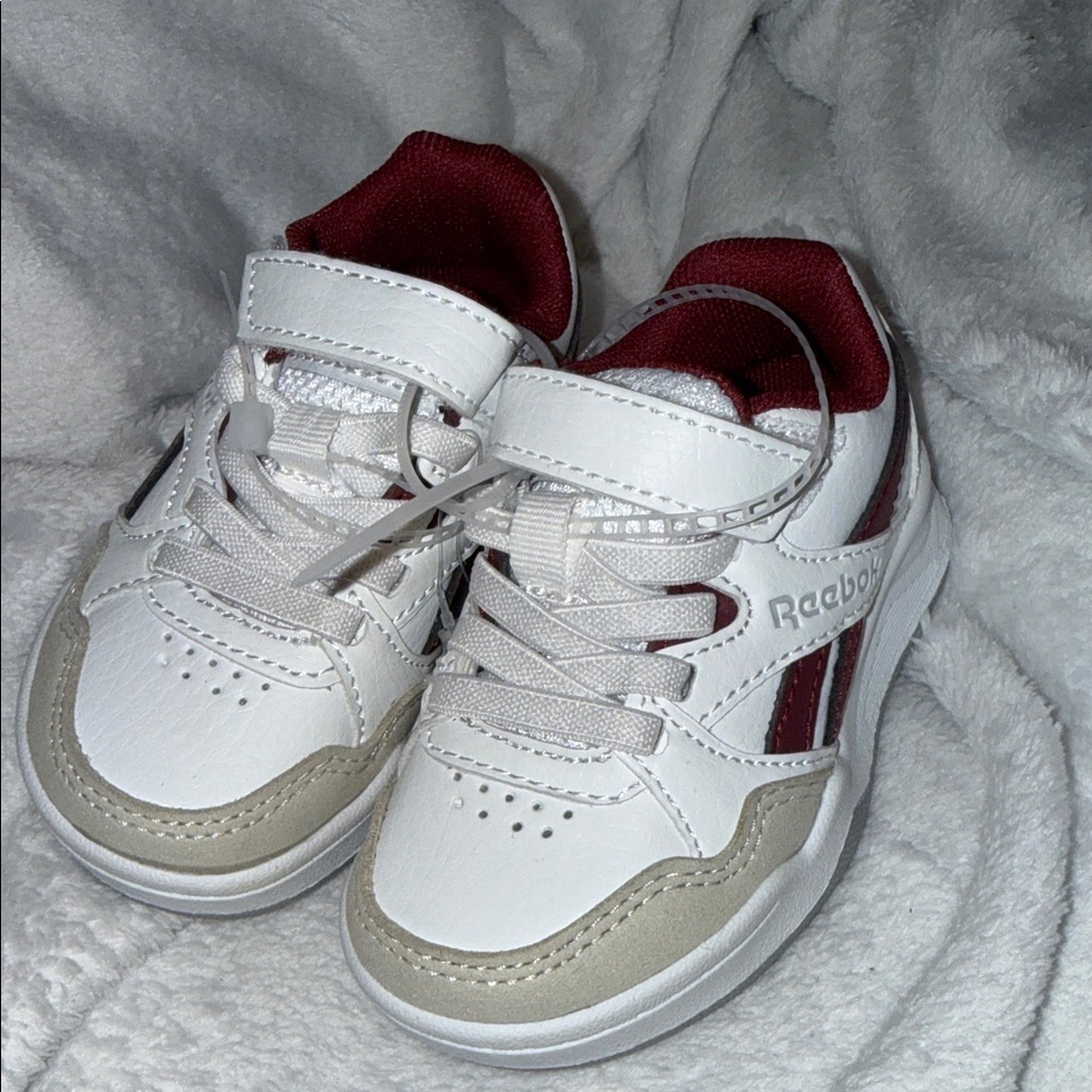 Reebok BB4900 Toddler Sneakers Sz 5 – White & Burgundy NWT